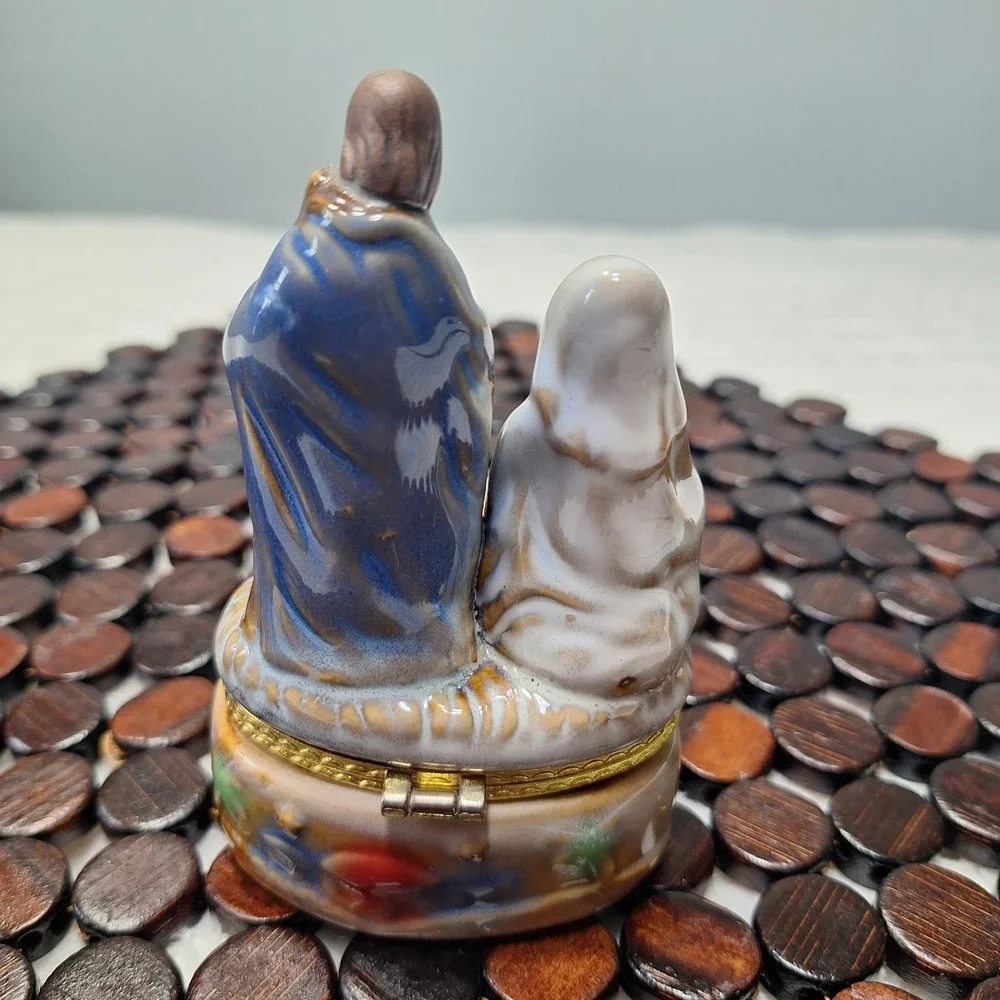 Nativity Scene Hinged Trinket Box with Lid Collectible Mary Joseph Baby Jesus